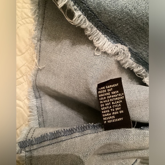 DG2 by Diane Gilman Classic Stretch Frayed Denim Jacket (L)* - Picture 11 of 11